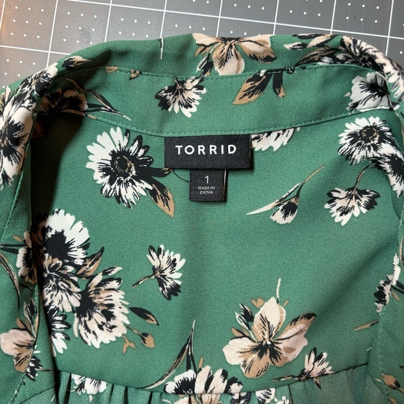 Torrid Green Flowered Long Sleeve Blouse Top - Picture 5 of 8